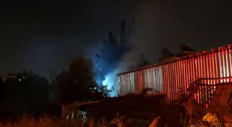 Seramik parçaları satılan iş yerinde yangın
