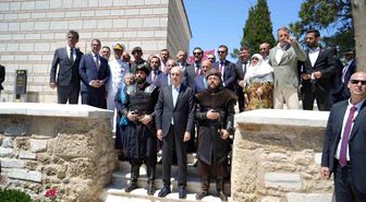 TBMM Başkanı Kurtulmuş, Rumeli fatihi Gazi Süleyman Paşa'nın türbesini ziyaret etti