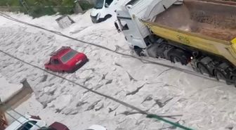Başkenti sağanak ve dolu vurdu, yaşam durma noktasında geldi