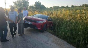 Bilecik'te 2 otomobil çarpıştı: 3 yaralı