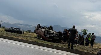 Burdur'da devrilen otomobildeki 2 kişi yaralandı