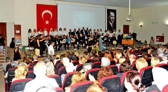 Çeşme Halk Eğitim Merkezi'nden yıl sonu konserinde müzik ve sanat şöleni