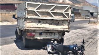 Hatay'da kamyonetle çarpışan motosikletin sürücüsü hayatını kaybetti