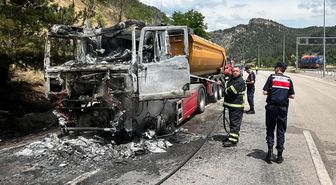 Karabük'te seyir halindeki tır yandı