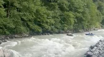 Kayıp gencin cansız bedenini dereden çıkaran AFAD ekibinin botu akıntıya kapıldı; 1 personel öldü, 3 personel kurtarıldı