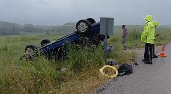 Takla atan otomobildeki aynı aileden 4 kişi yaraladı