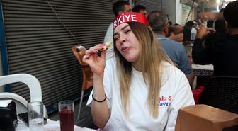 Adanalılar, milli maç heyecanını ciğer kebabıyla yaşadı