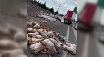 Ankara'da zincirleme kaza; TIR'lardaki patatesler yola saçıldı