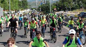 Bingöl'de onlarca kişi sağlıklı yaşam için pedal çevirdi
