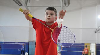 Depremzede Kerem, badmintonda uluslararası turnuvada şampiyon oldu