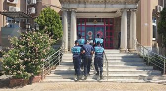 Didim'de 16 kaçak göçmen ve 2 organizatör şüphelisi yakalandı