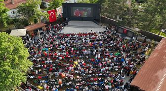 Doğu Marmara ve Batı Karadeniz'de A Milli Futbol Takımı'nın maçı dev ekranlardan izlendi