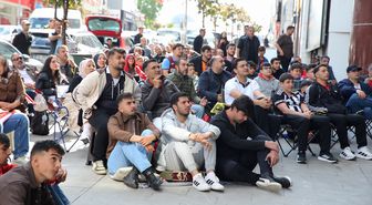 Erzurum'da A Milli Futbol Takımı'nın maçı dev ekrandan izlendi