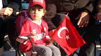 Eskişehirliler 24 yıl sonra millilerin Dünya Kupası coşkusunu sabahın erken saatlerinde yaşadı