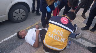 Aksaray'da Kaldırımda Yürüyen Gence 'Neden Yan Baktın?' Diye Saldırı