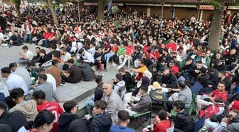 Konyalı vatandaşlar milli maç heyecanını dev ekranda yaşadı