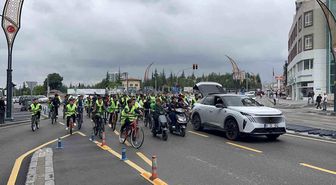 Niğde'de yüzlerce bisiklet tutkunu sağlıklı yaşam için pedal çevirdi