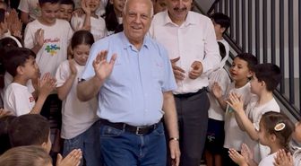 Osmaniye'de 44 yıllık sınıf öğretmeni, alkışlarla emekli oldu