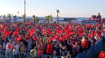 Tekirdağ'da milli coşku: Taraftarlar sahili doldurdu