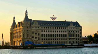 Bakan Ersoy: 'Haydarpaşa, yıllar sonra yeniden tarihi silüetteki yerini almaya başladı'