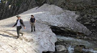 Bitlis'in kar suları Van Gölü'ne güç katıyor