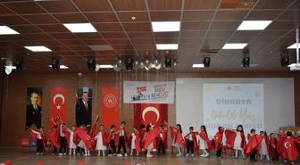 Çamlıhemşin'de minik öğrenciler sahnede gönülleri fethetti