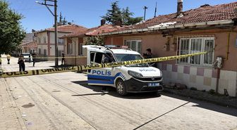 Eskişehir'de geri manevra yapan hafif ticari aracın çarptığı kişi öldü