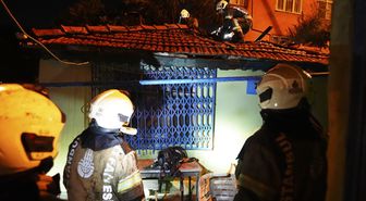 Gaziosmanpaşa'da 3 gecekondu yandı