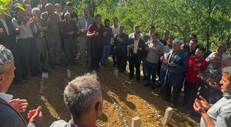 Hakkari'de eşi tarafından öldürülen kadın ile iki kardeşi ve annesi yan yana defnedildi