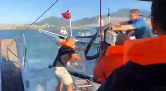 İzmir'de denizde korku dolu anlar: Su alan teknedeki 6 yolcu kurtarıldı
