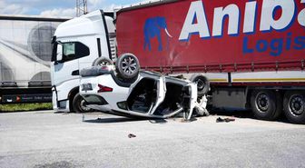 Kapıkule yolunda SUV araç ile tır çarpıştı: 2'si ağır 3 yaralı