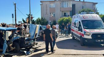 Kocaeli'de otomobil ile cipin çarpıştığı kazada 3 kişi yaralandı