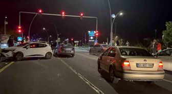 Niğde'de 5 aracın karıştığı zincirleme kaza: 2 yaralı