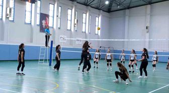 Okul Sporlarında voleybol heyecanı devam ediyor