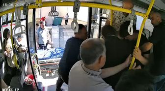 Otobüs şoförü, rahatsızlanan yolcusunu hastaneye yetiştirdi; o anlar kamerada