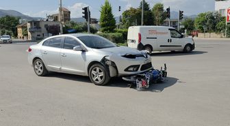 Kozan'da Motosiklet ile Otomobil Çarpıştı: 2 Yaralı