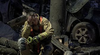 Rusya, Ukrayna'ya saldırdı: 5'i kurtarma görevlisi 9 kişi öldü
