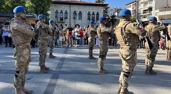 Sinop'ta komandolar yürüyüş gerçekleştirerek, tüfekli gösteri yaptı