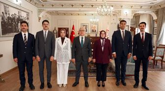 Sivas Valisi Şimşek merkez stajına katılacak kaymakamlarla bir araya geldi