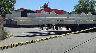 TIR'ın dorsesi ile bahçe duvarı arasına sıkışan Berat öldü