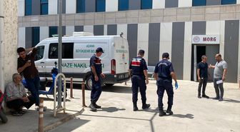 Adana'da devrilen traktörün altında kalan kişi öldü