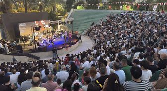 Adana'da öğretmenlerden oluşan 'Maarif Orkestrası' konser verdi