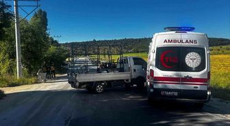 Ambulans ile kamyonetin çarpıştığı kaza korkuttu