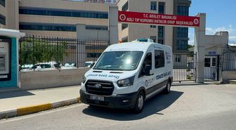 Antalya'da bariyere çarpan motosikletin sürücüsü hayatını kaybetti