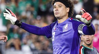 Bir devir sona erdi! Ochoa, Dünya Kupası'nın sona ermesiyle futbolu bırakıyor
