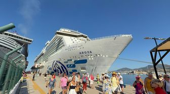Bodrum'a iki kruvaziyerle 4 bin 625 turist geldi