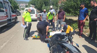 Bursa'da hafif ticari aracın çarptığı motosiklet sürücüsü yaralandı