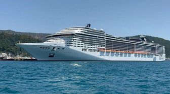 Dev yolcu gemisi 5 bin yolcusu ile Marmaris'e demir attı