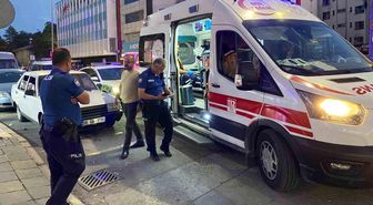 Kayseri'de bıçakla yaralanan genç esnafa sığındı: 1 yaralı