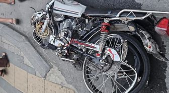 Mersin'de otomobille çarpışan motosiklet sürücüsü ağır yaralandı